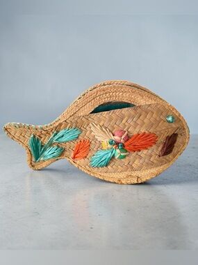 Vtg 60s Woven Straw Raffia Fish Shaped Bag Basket Bahamas Souvenir Travel Beach